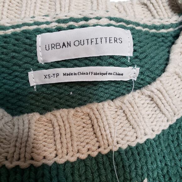 Urban Outfitters NWT Snowflake Sweater - Picture 10 of 12